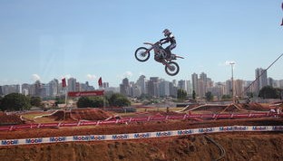 开云电子-国内首个极限运动嘉年华开幕，极限运动大赛